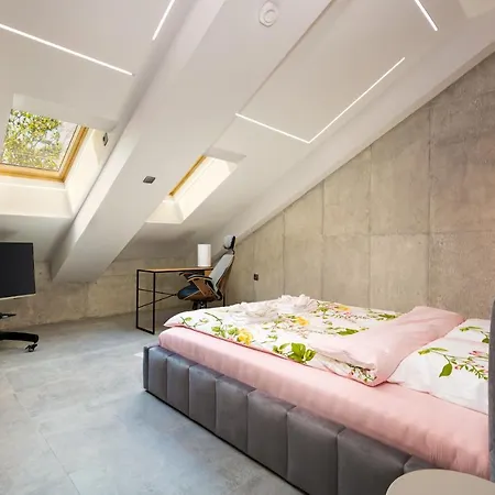 דירה Industrial-style 2bd Loft With Parking Spot By Flat Mаnager *