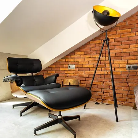 Industrial-style 2bd Loft With Parking Spot By Flat Mаnager